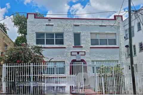 Снять в аренду виллу или дом в Майами, Флорида 2 спальни, 72м2, № 1948385 - фото 1