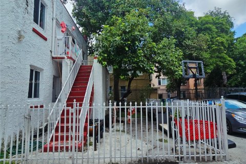 Снять в аренду виллу или дом в Майами, Флорида 2 спальни, 72м2, № 1948385 - фото 2