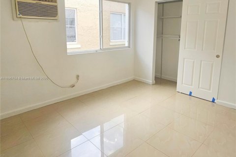 Снять в аренду виллу или дом в Майами, Флорида 2 спальни, 72м2, № 1948385 - фото 11
