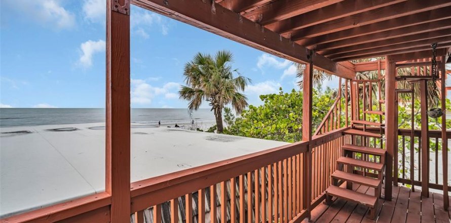 Condominio en Indian Shores, Florida, 2 dormitorios  № 1722186