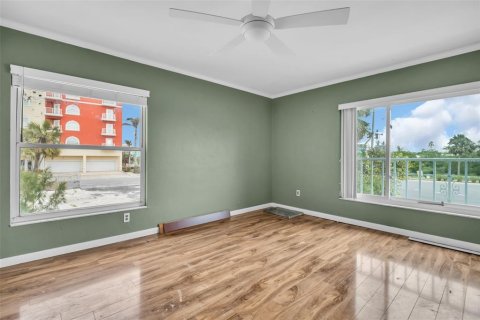 Condominio en venta en Indian Shores, Florida, 2 dormitorios, 146.32 m2 № 1722186 - foto 19