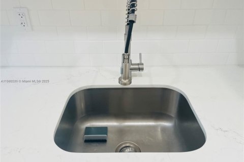 Купить кондоминиум в Майами, Флорида 2 спальни, 67.35м2, № 1828922 - фото 10