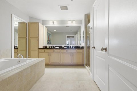 Copropriété à vendre à Saint Petersburg, Floride: 3 chambres, 203.18 m2 № 2135184 - photo 28