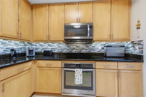 Copropriété à vendre à Saint Petersburg, Floride: 3 chambres, 203.18 m2 № 2135184 - photo 21