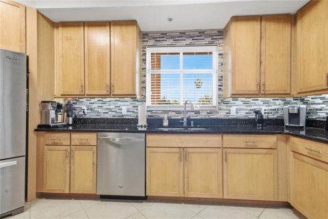 Copropriété à vendre à Saint Petersburg, Floride: 3 chambres, 203.18 m2 № 2135184 - photo 18
