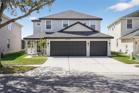 Casa en Tampa, Florida 5 dormitorios, 257.9 m2 № 2113030