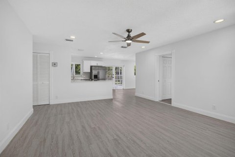Casa en venta en Palm Beach Gardens, Florida, 3 dormitorios, 145.95 m2 № 2190379 - foto 5
