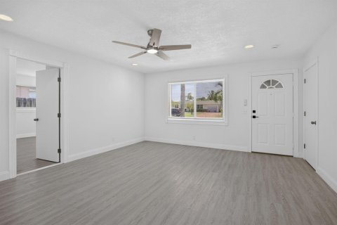 Casa en venta en Palm Beach Gardens, Florida, 3 dormitorios, 145.95 m2 № 2190379 - foto 7