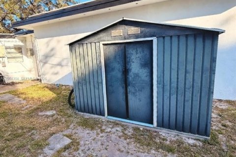 House in West Park, Florida 4 bedrooms, 138.15 sq.m. № 2033410 - photo 16