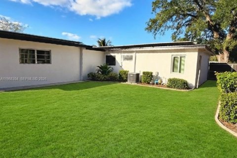 House in West Park, Florida 4 bedrooms, 138.15 sq.m. № 2033410 - photo 26