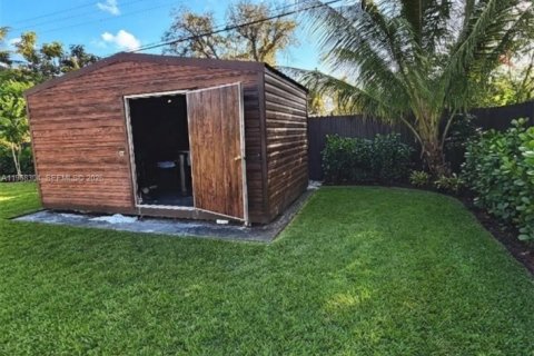 House in West Park, Florida 4 bedrooms, 138.15 sq.m. № 2033410 - photo 20