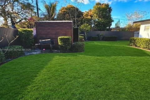 House in West Park, Florida 4 bedrooms, 138.15 sq.m. № 2033410 - photo 23