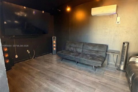 House in West Park, Florida 4 bedrooms, 138.15 sq.m. № 2033410 - photo 21