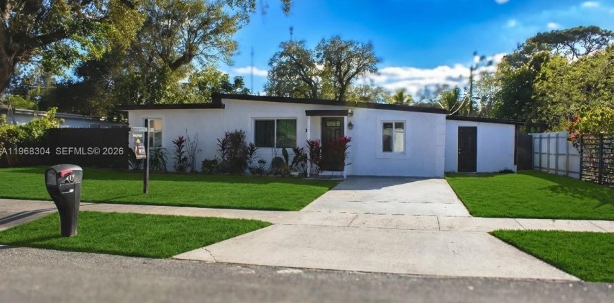 House in West Park, Florida 4 bedrooms, 138.15 sq.m. № 2033410