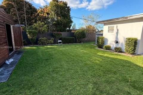 House in West Park, Florida 4 bedrooms, 138.15 sq.m. № 2033410 - photo 25