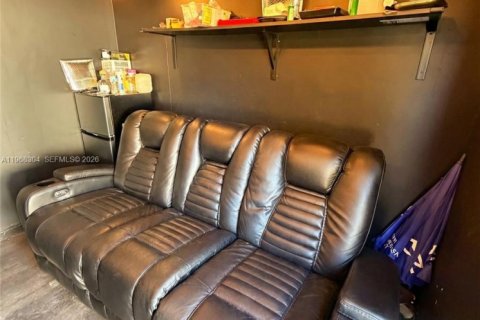 House in West Park, Florida 4 bedrooms, 138.15 sq.m. № 2033410 - photo 22