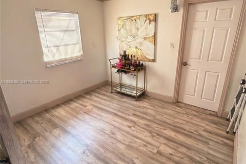 House in West Park, Florida 4 bedrooms, 138.15 sq.m. № 2033410 - photo 11