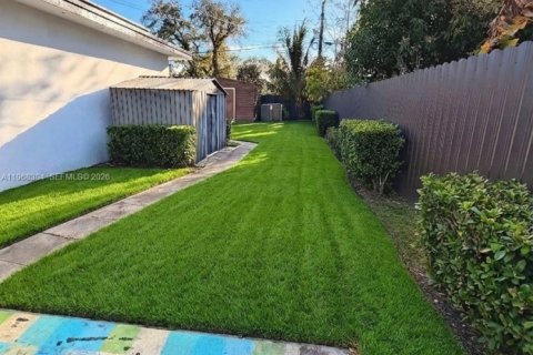 House in West Park, Florida 4 bedrooms, 138.15 sq.m. № 2033410 - photo 18