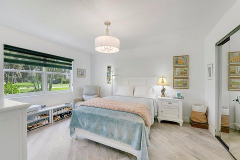 House in Wellington, Florida 4 bedrooms, 243.68 sq.m. № 2339944 - photo 23