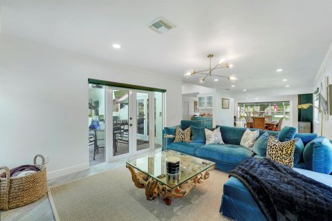 House in Wellington, Florida 4 bedrooms, 243.68 sq.m. № 2339944 - photo 11