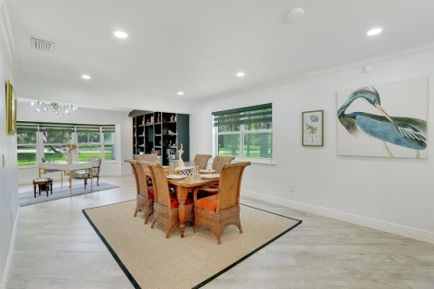 House in Wellington, Florida 4 bedrooms, 243.68 sq.m. № 2339944 - photo 12