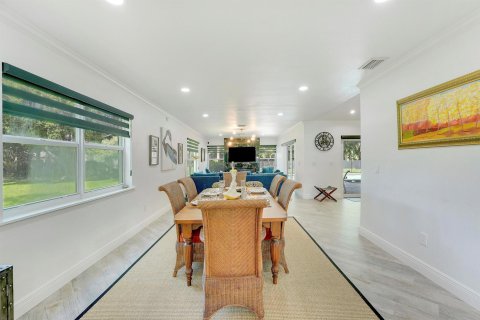 House in Wellington, Florida 4 bedrooms, 243.68 sq.m. № 2339944 - photo 7