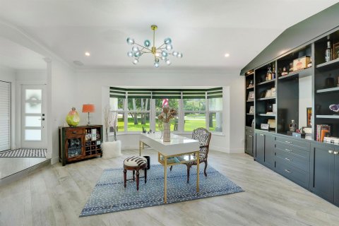 House in Wellington, Florida 4 bedrooms, 243.68 sq.m. № 2339944 - photo 5