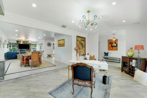 House in Wellington, Florida 4 bedrooms, 243.68 sq.m. № 2339944 - photo 6