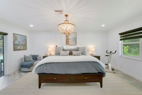 House in Wellington, Florida 4 bedrooms, 243.68 sq.m. № 2339944 - photo 24