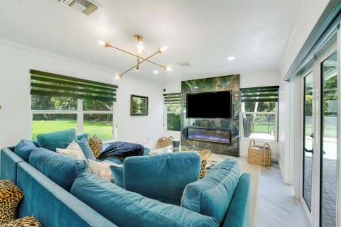 House in Wellington, Florida 4 bedrooms, 243.68 sq.m. № 2339944 - photo 10