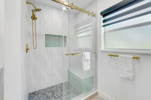 House in Wellington, Florida 4 bedrooms, 243.68 sq.m. № 2339944 - photo 21