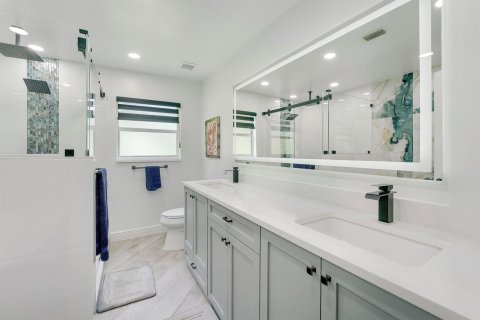 House in Wellington, Florida 4 bedrooms, 243.68 sq.m. № 2339944 - photo 28