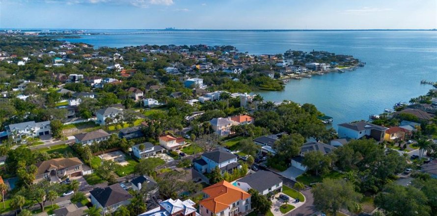 Villa ou maison à Tampa, Floride 3 chambres, 180.97 m2 № 2419112