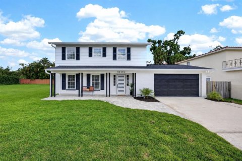 Villa ou maison à louer à Tampa, Floride: 3 chambres, 180.97 m2 № 2419112 - photo 2