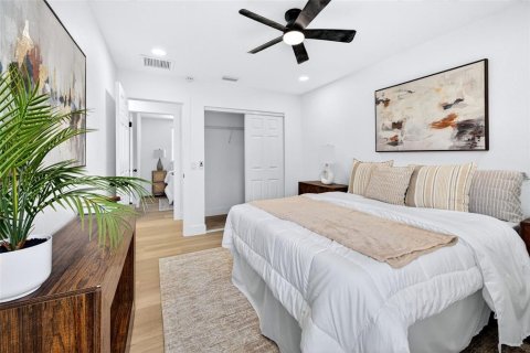Villa ou maison à louer à Tampa, Floride: 3 chambres, 180.97 m2 № 2419112 - photo 4