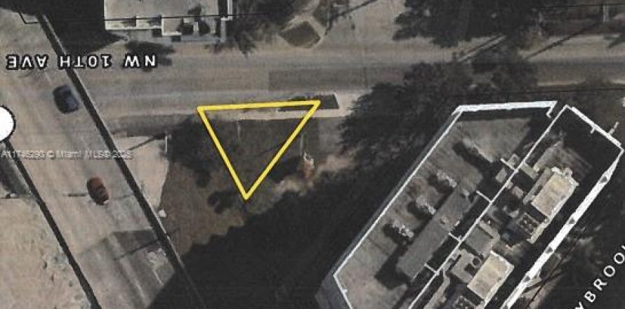 Commercial property in Miami, Florida № 1859621