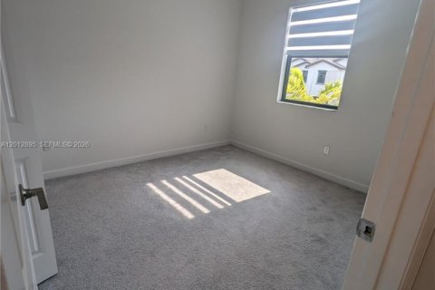 Adosado en alquiler en Pembroke Pines, Florida, 4 dormitorios, 175.4 m2 № 2076333 - foto 21
