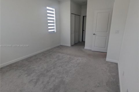 Adosado en alquiler en Pembroke Pines, Florida, 4 dormitorios, 175.4 m2 № 2076333 - foto 15