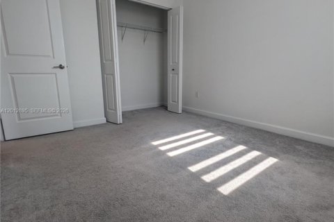 Adosado en alquiler en Pembroke Pines, Florida, 4 dormitorios, 175.4 m2 № 2076333 - foto 22