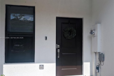 Adosado en alquiler en Pembroke Pines, Florida, 4 dormitorios, 175.4 m2 № 2076333 - foto 3
