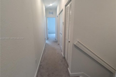 Adosado en alquiler en Pembroke Pines, Florida, 4 dormitorios, 175.4 m2 № 2076333 - foto 16