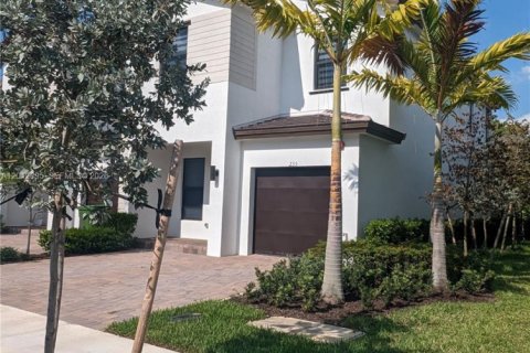 Adosado en alquiler en Pembroke Pines, Florida, 4 dormitorios, 175.4 m2 № 2076333 - foto 2