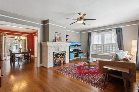 Casa en venta en Orlando, Florida, 4 dormitorios, 195.09 m2 № 2236214 - foto 5