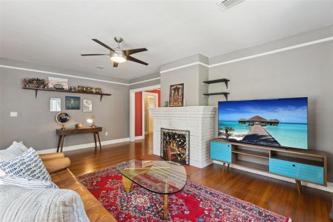 Casa en venta en Orlando, Florida, 4 dormitorios, 195.09 m2 № 2236214 - foto 7