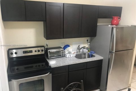 House in Miami, Florida 1 bedroom, 139.35 sq.m. № 2257767