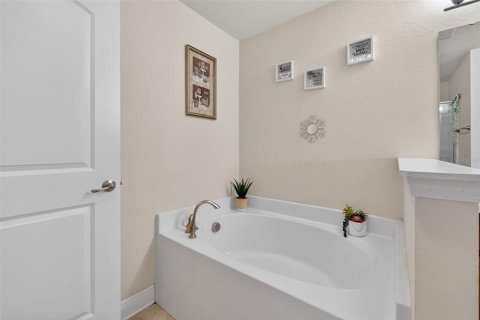 Villa ou maison à vendre à Davenport, Floride: 4 chambres, 209.68 m2 № 2215898 - photo 13