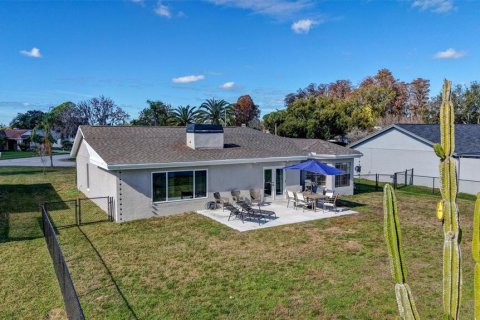 Villa ou maison à louer à New Port Richey, Floride: 3 chambres, 191.1 m2 № 2411390 - photo 7