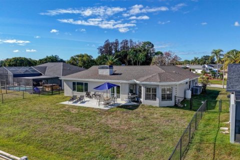 Villa ou maison à louer à New Port Richey, Floride: 3 chambres, 191.1 m2 № 2411390 - photo 8