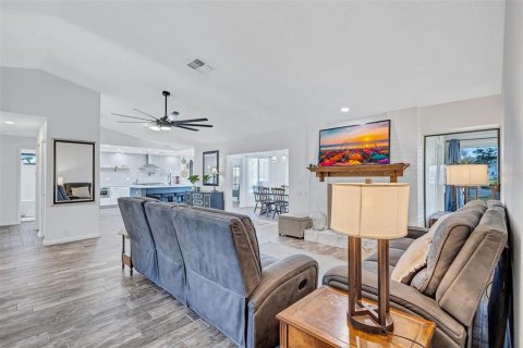 Villa ou maison à louer à New Port Richey, Floride: 3 chambres, 191.1 m2 № 2411390 - photo 30