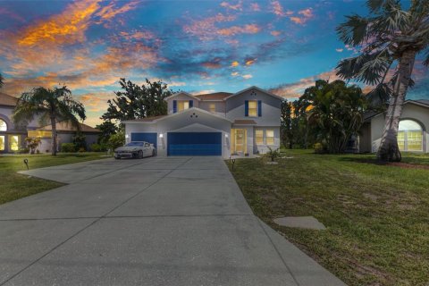 House in Punta Gorda, Florida 4 bedrooms, 301.65 sq.m. № 1801915 - photo 3